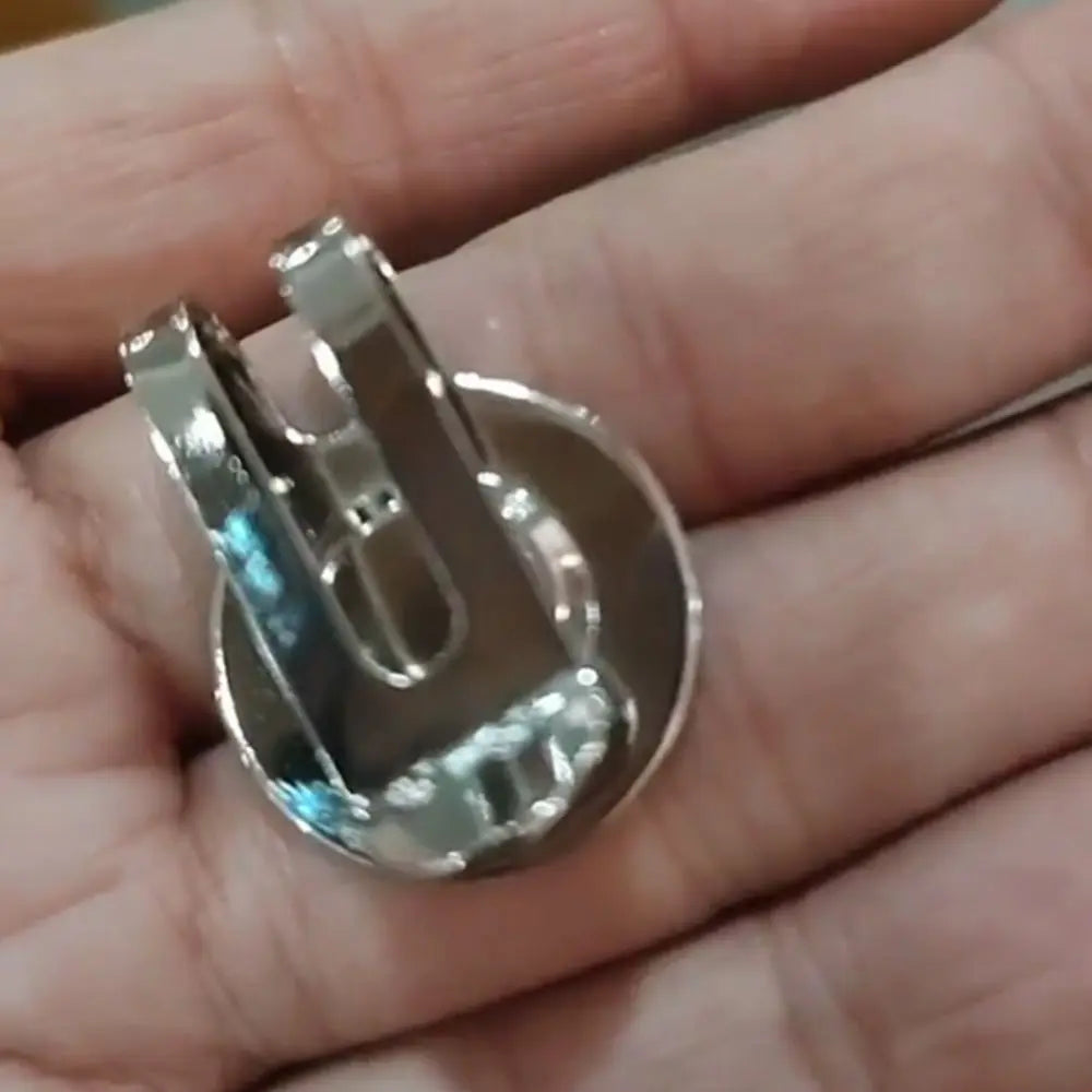 Marcador de Pelota de Golf Middle Finger con Clip Magnético - Diseño Divertido y Atrevido para Jugadores con Estilo